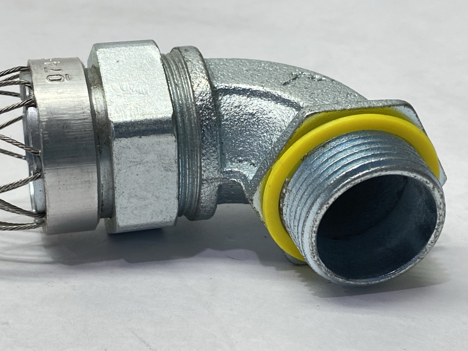 Hubbell 074093424 Kellems Liquidtight Conduit Wire Grip 90 Degree 1" - Maverick Industrial Sales