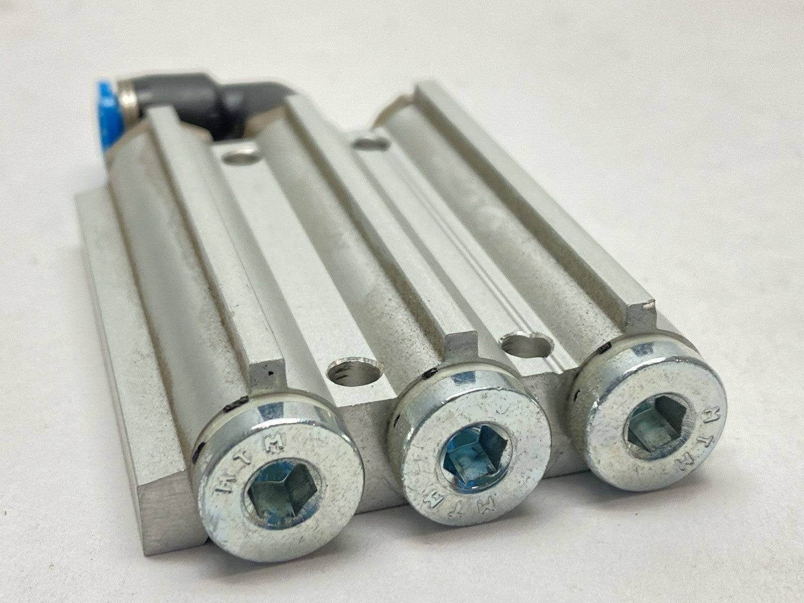 VABM-L1-14S-G14-4 | Festo Manifold Rail Pneumatic Valve Base 566620 - Used - Maverick Industrial Sales
