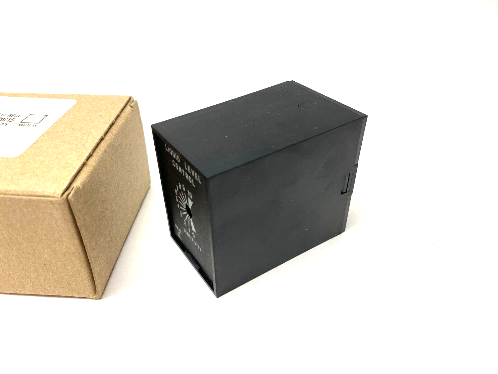 LLC44B5A | SSAC Littelfuse Single-Probe Liquid Level Control 8-Pin 120VAC - New – Open Box - Maverick Industrial Sales