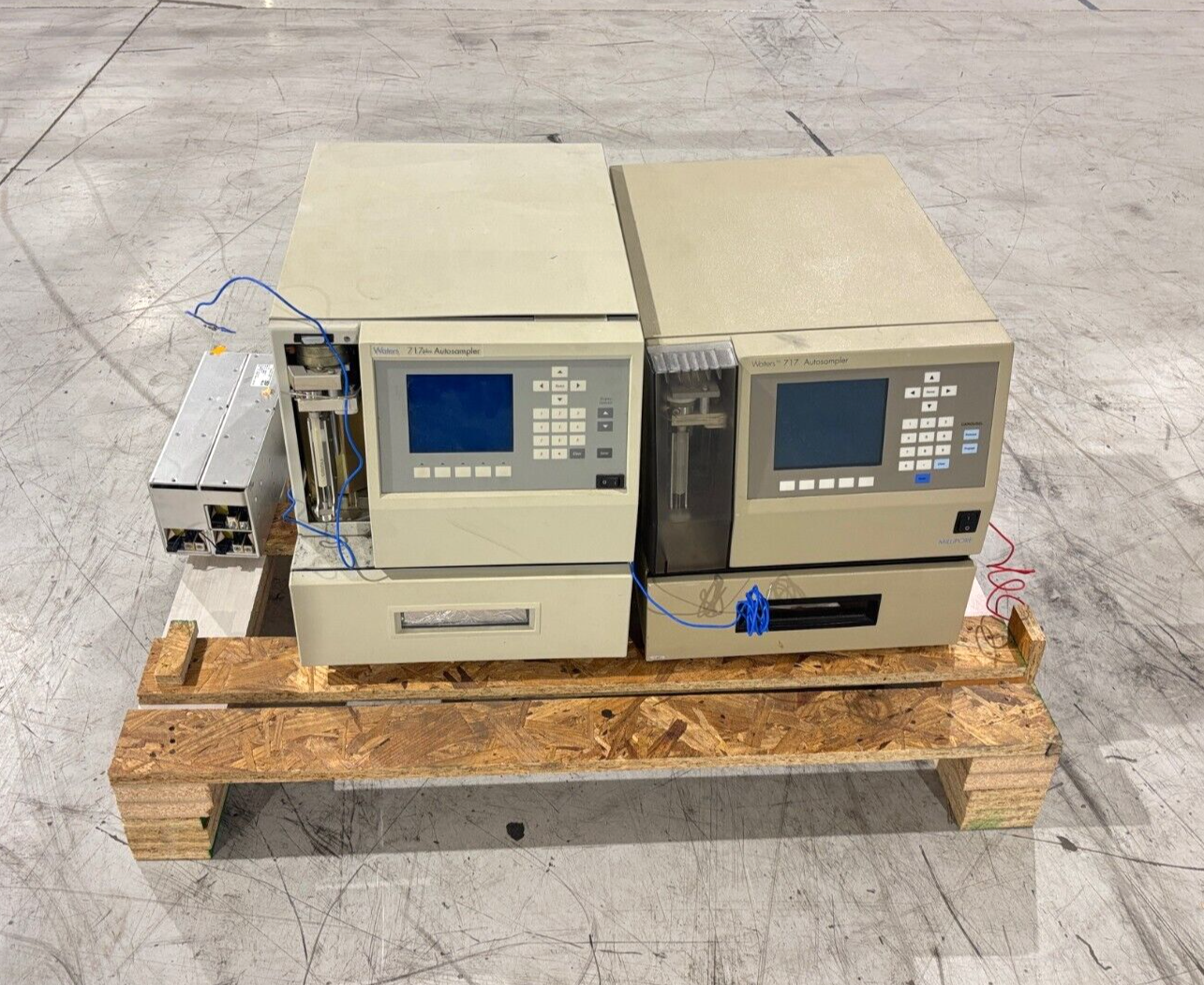 Waters 717 and 717 plus Autosampler, 71P, For Parts/Repair, LOT OF 2 - Maverick Industrial Sales