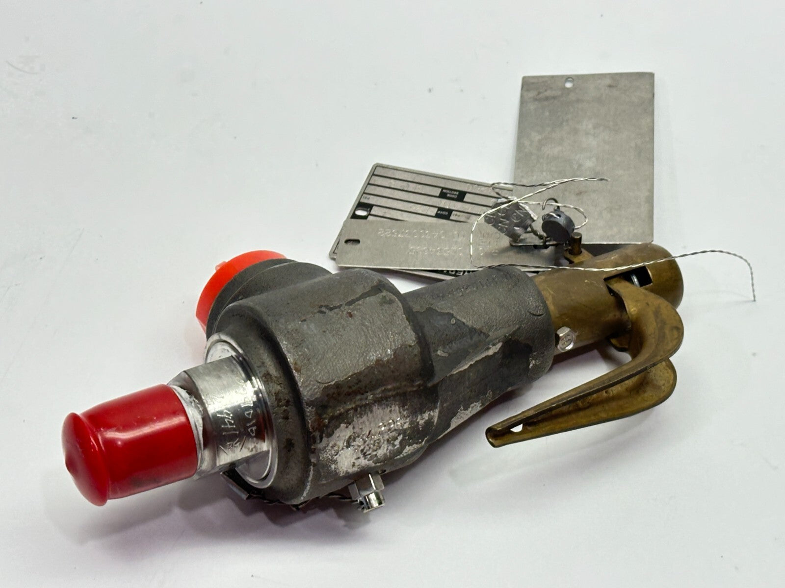 Dresser 1543D-3-21-XNC207 Safety Relief Valve 254 SCFM 1/2" x 1/4" - New – Open box - Maverick Industrial Sales