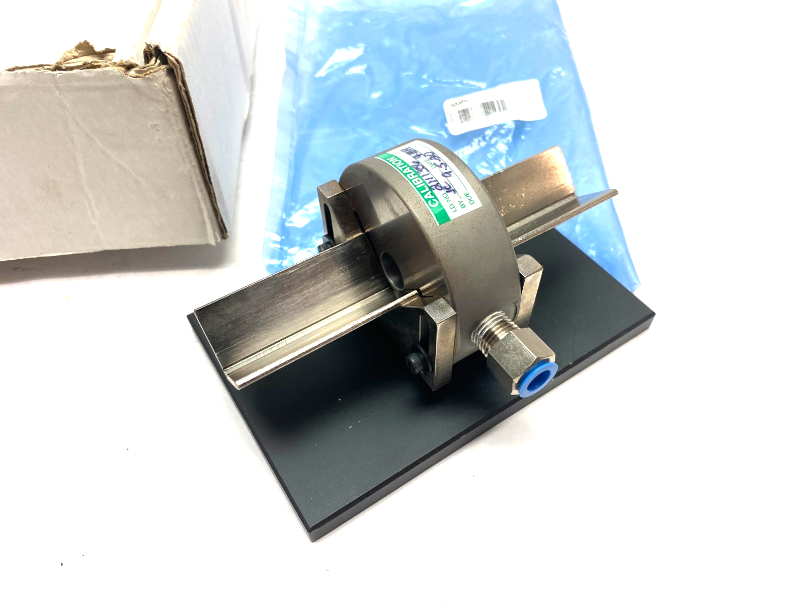 Mahr 2111356 Dimensionair 2-Jet Air Ring Gauge DR50-TGS2M-13.901-1 w/ Base Plate - Maverick Industrial Sales