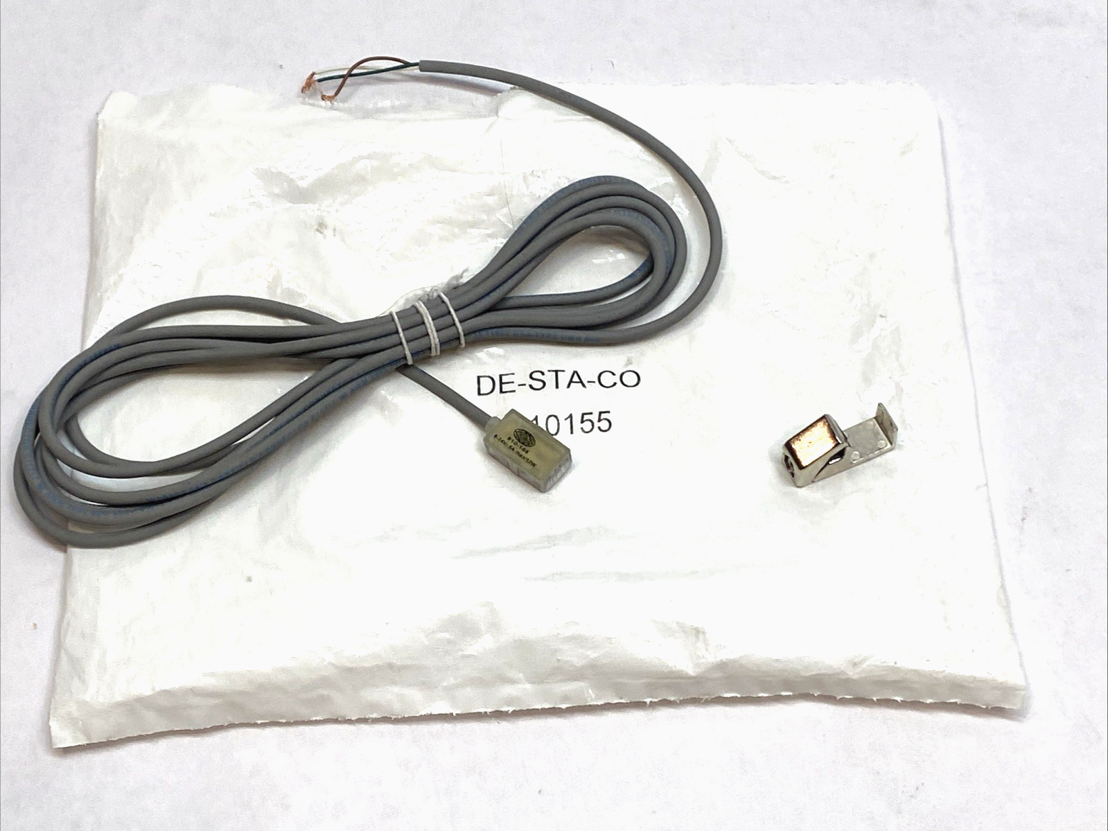 Destaco 810-155 electronic Reed Magnet LED & Sourcing Switch 6-24VDC - Maverick Industrial Sales