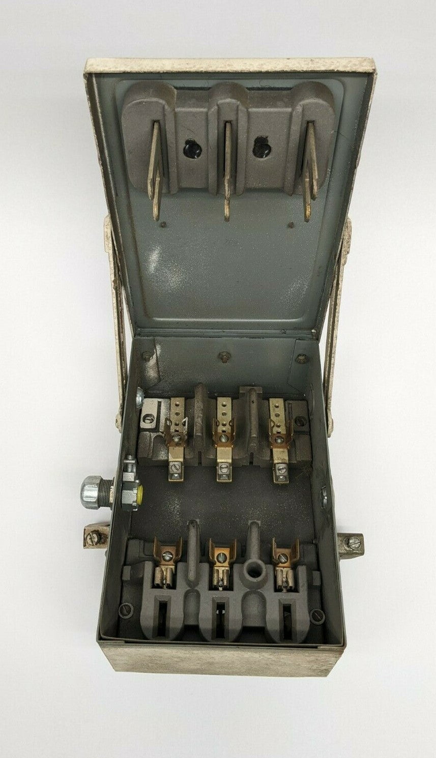 Trumbull FL-361 Busway 30A, 575V, 3 PH, 3W, 7-1/2 HP - Maverick Industrial Sales
