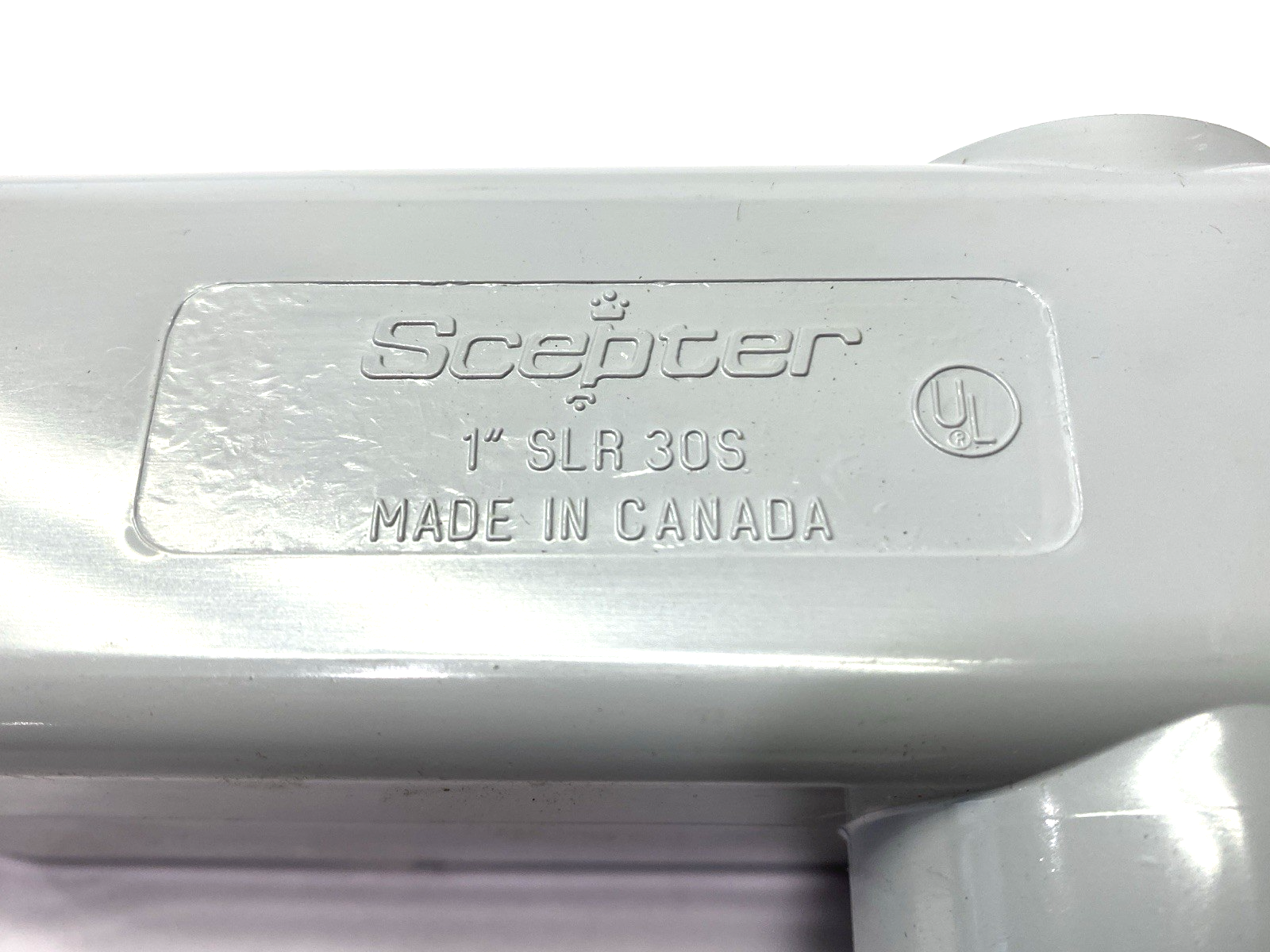 SLR 30S | Scepter PVC Conduit Body Right Angle Line Right Removable Cover 1" - New – Open box - Maverick Industrial Sales