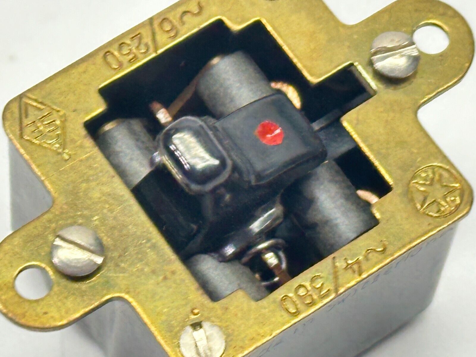 Toggle Switch ~4/380AC ~6/250AC - Maverick Industrial Sales
