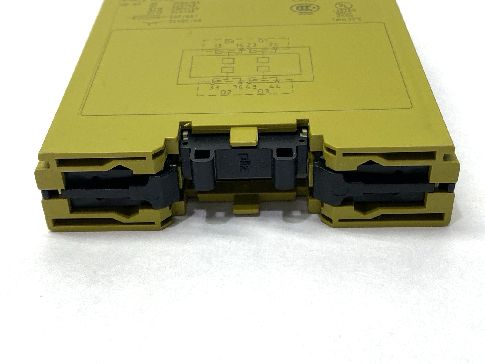 PNOZ mo4p 4n/o | Pilz Expansion Module 4-Digital Outputs 6A 773536 - Used - Maverick Industrial Sales
