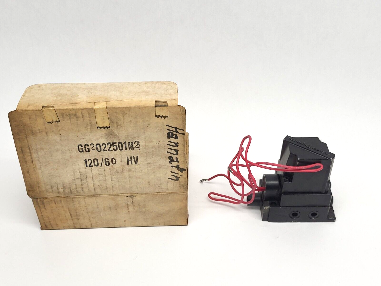 Parker Hannifin GG-202-250-M2 4-Way 2-Position Solenoid Valve 1/4" NPT 4-Port - Maverick Industrial Sales