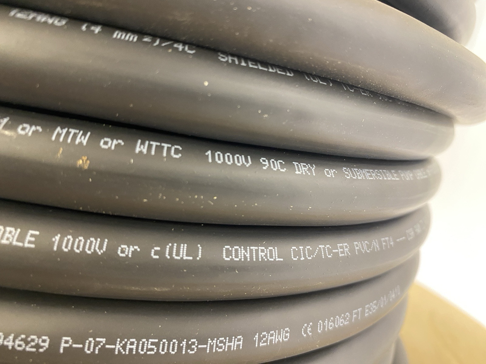 LAPP 761204 Cable OLFLEX VFD SLIM 4G4 12/4C 86.0 FT 4C 12 AWG Black - Maverick Industrial Sales