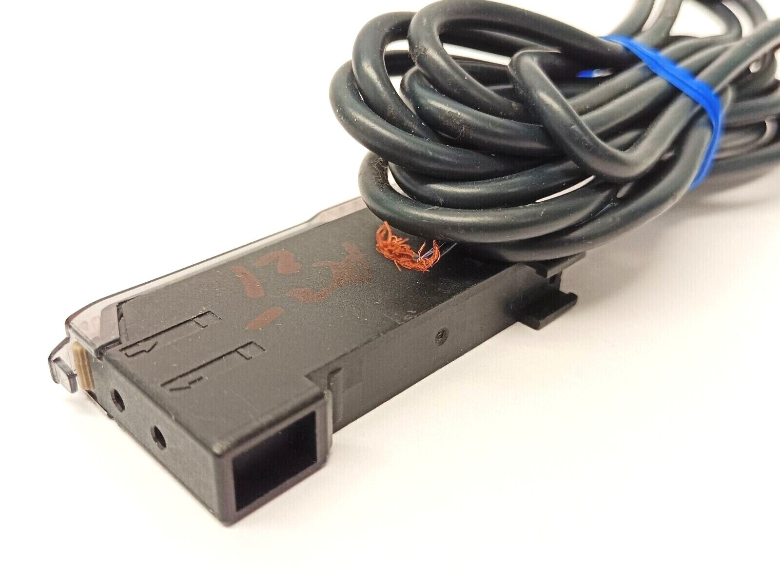 Omron E3X-DA11 Digital Fiber Sensor Amplifier Unit - Used - Maverick Industrial Sales