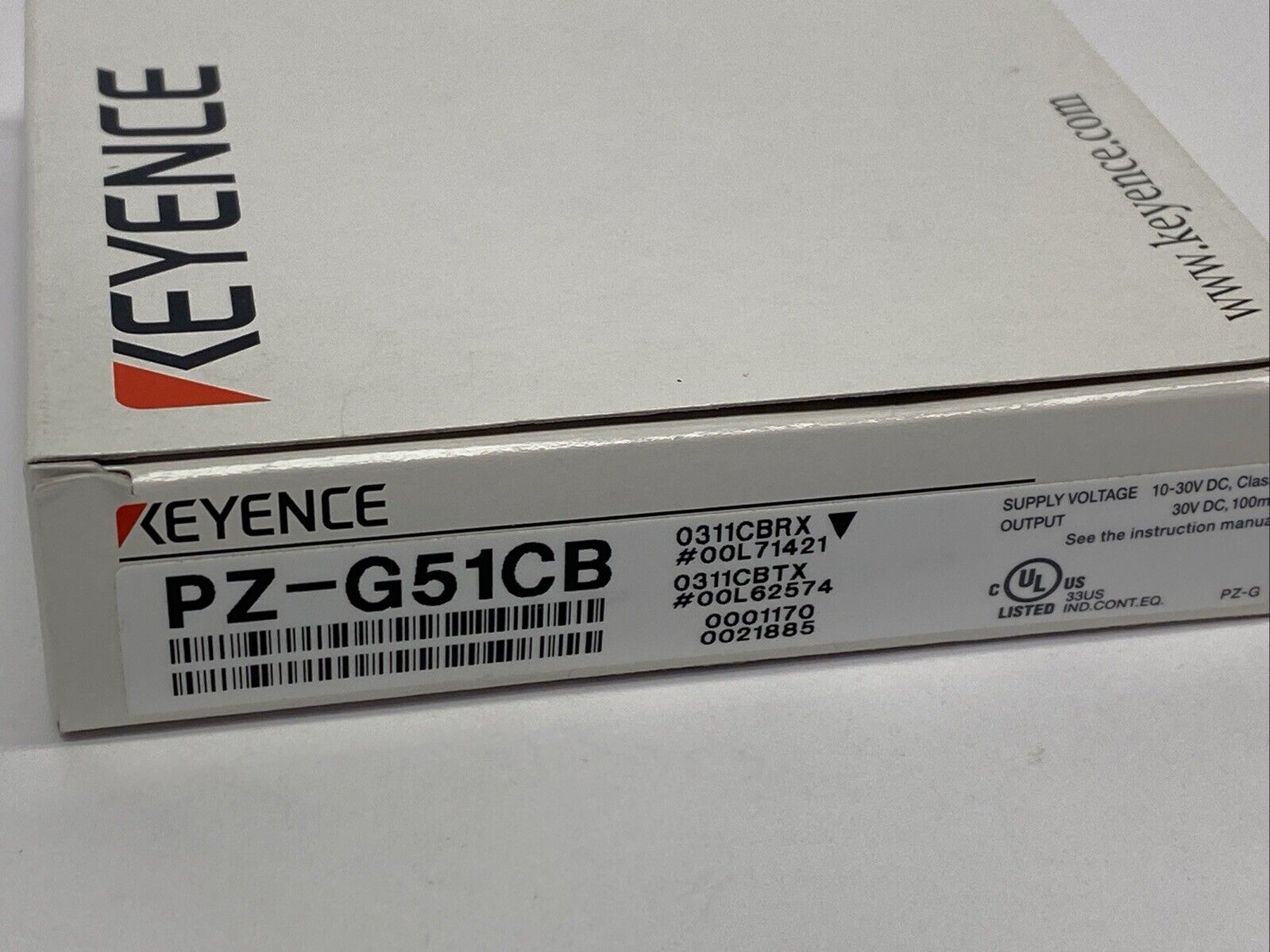 Keyence PZ-G51CB Photoelectric Sensor Threaded Mount Thrubeam M12 Connector Type - Maverick Industrial Sales