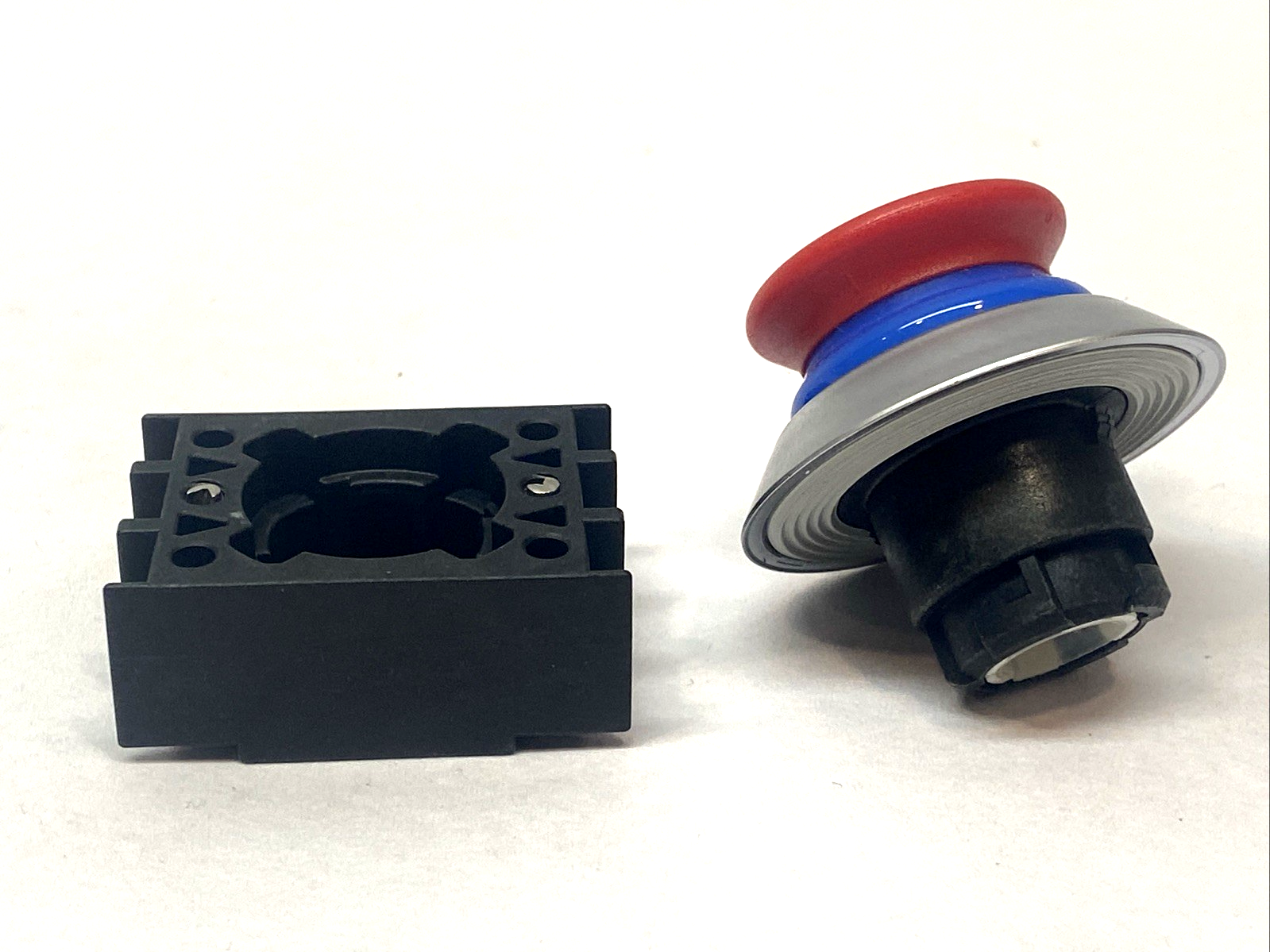 581156 | Frey Maschinenbau Lighted Push Button, RED, STOP Button M2F - New – Open box - Maverick Industrial Sales
