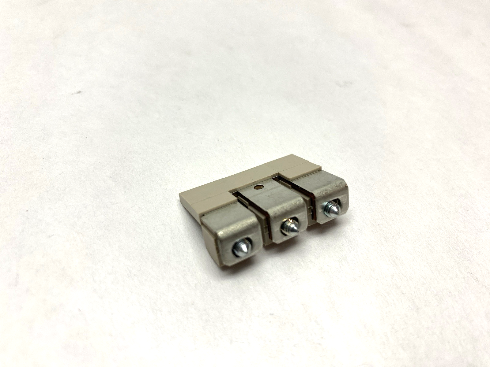 Cooper Bussmann DS10-03P/B106-5066 Jumper Terminal Block 3 Position LOT OF 23 PC - Maverick Industrial Sales