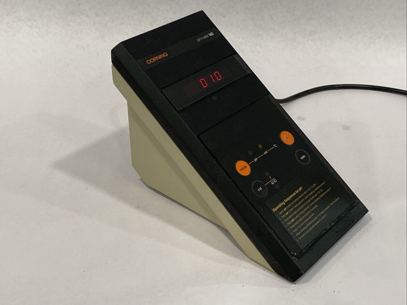 Corning M140 pH Meter