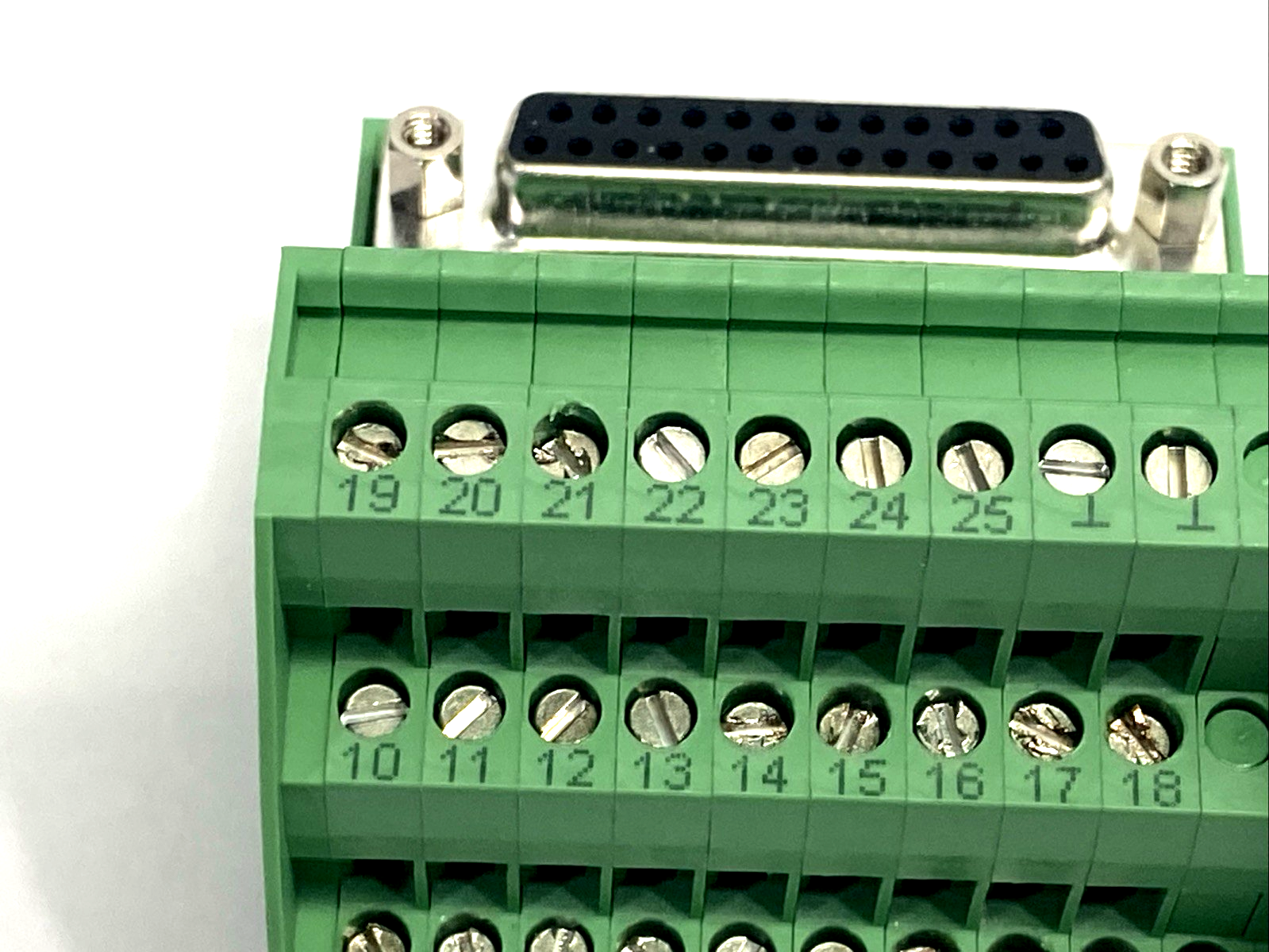 VIP-3/SC/D25SUB/F,2315188 | Phoenix Contact VIP-3/SC/D25SUB/F VARIOFACE Termination Board Module 2315188 - Used - Maverick Industrial Sales