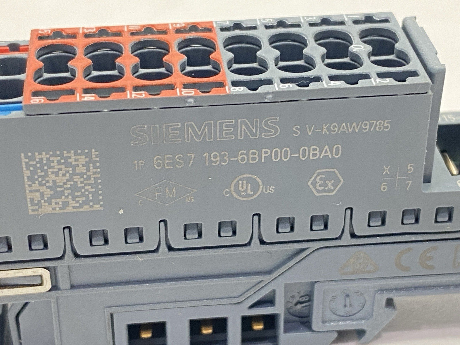 Siemens 6ES7193-6BP00-0BA0 SIMATIC ET 200SP Base Unit BU15-P16+A0+2B - Maverick Industrial Sales
