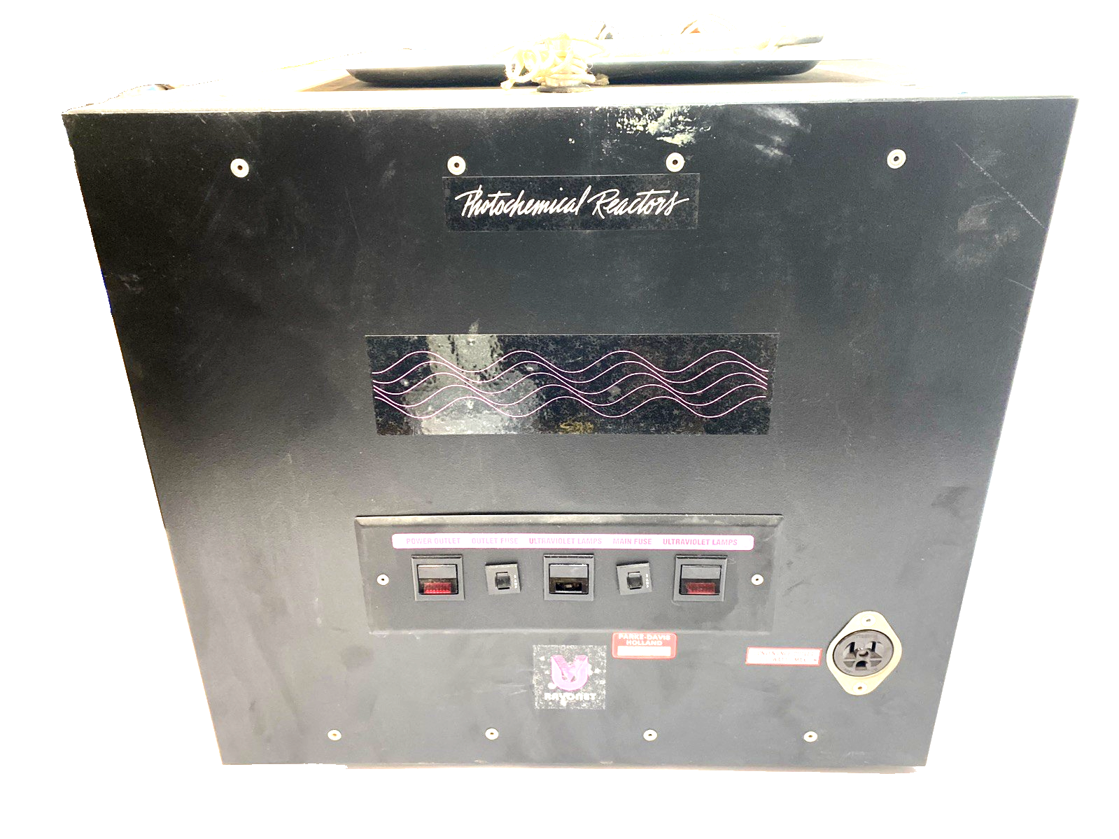 RPR-200 | Rayonet Photochemical UV Reactor 16-Lamp Bench-Top 110/220VAC - For parts or not working - Maverick Industrial Sales