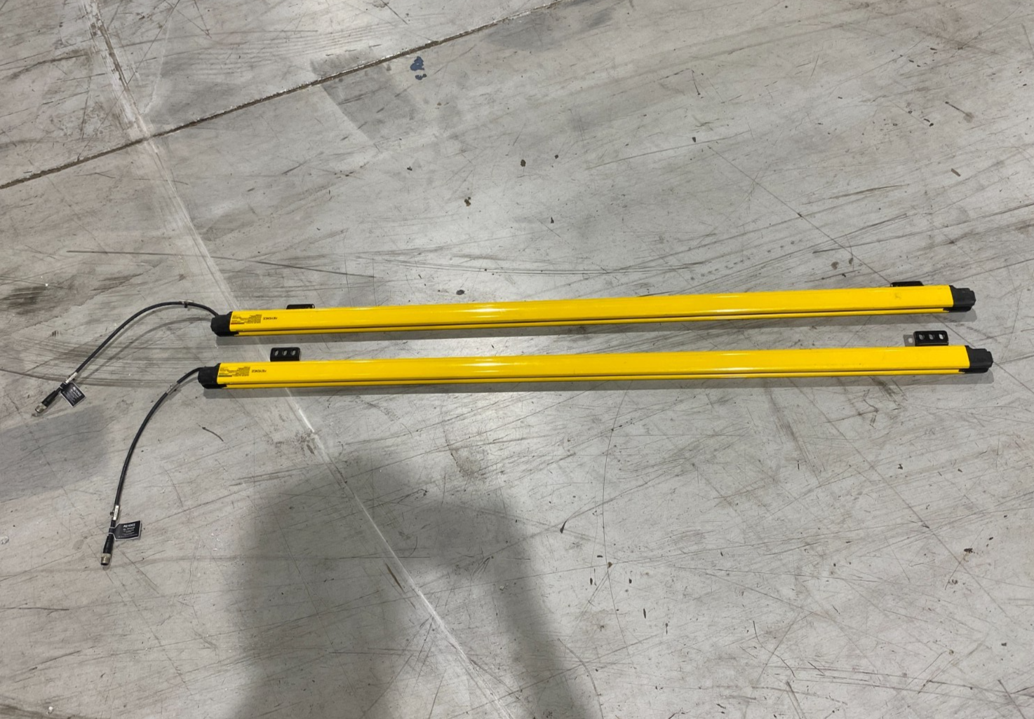 Keyence GL-R127F Safety Light Curtain Set, Finger-Protection Type, 127 Opt. Axes - Maverick Industrial Sales