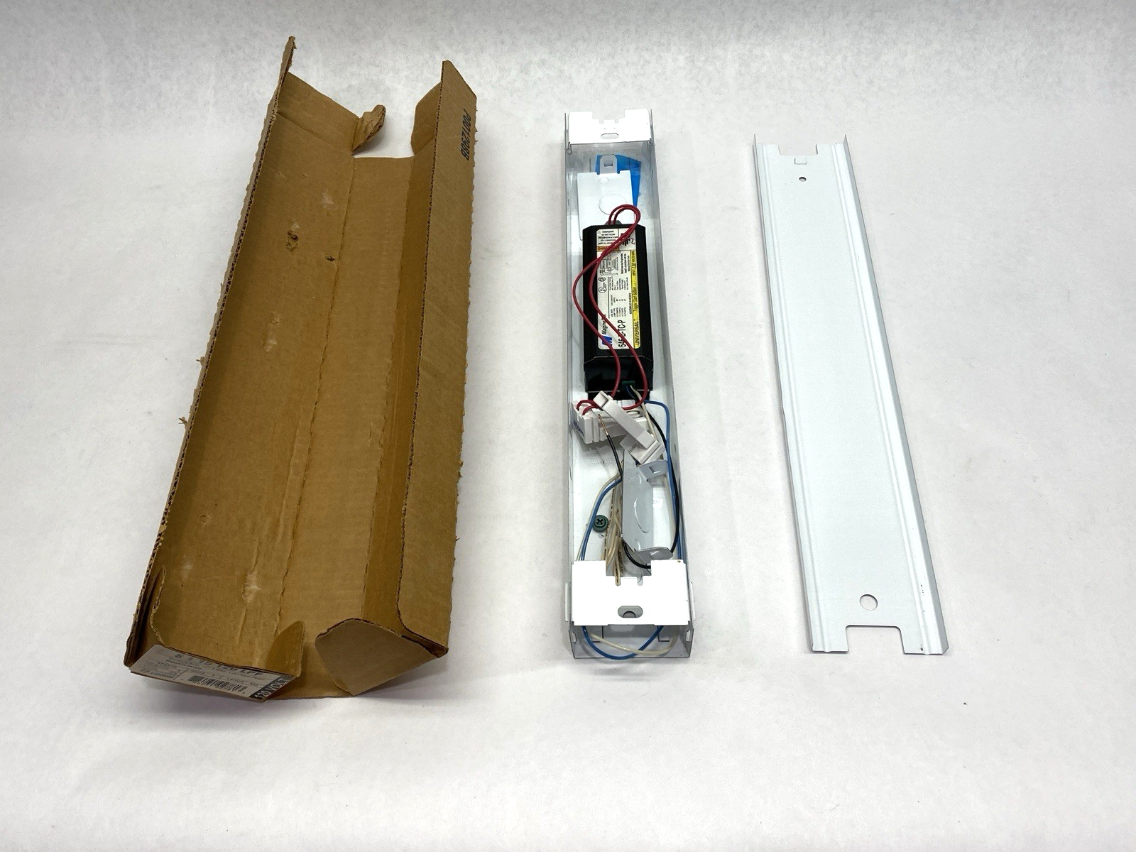 S115-120-LPF | Lithonia Lighting Standard Strip Lamp 18" Magnetic Ballast 15W 120V - New – Open box - Maverick Industrial Sales