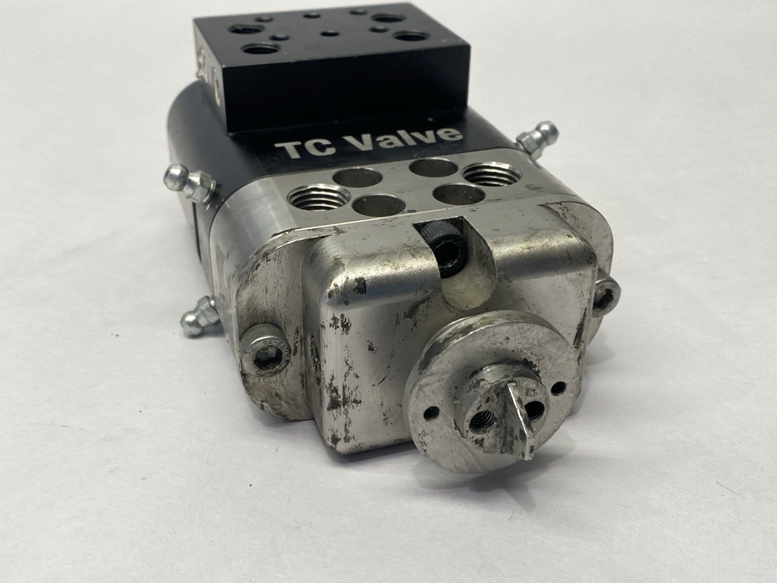 Graco 26D918 Twin Control Dispensing Valve - Maverick Industrial Sales