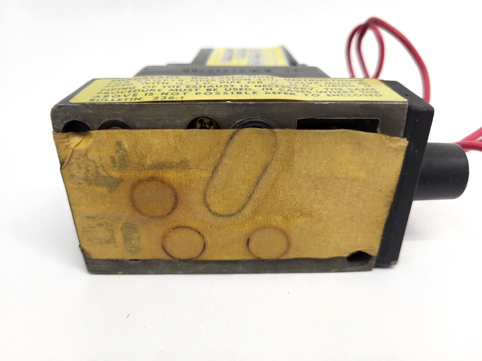 Parker Hannifin GG-202-250-M2 4-Way 2-Position Solenoid Valve 1/4" NPT 4-Port - Maverick Industrial Sales