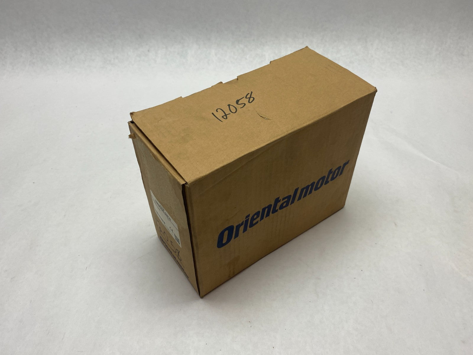 Oriental Motor 5IK90GE-SW2T World K Induction AC Motor Pinion Shaft 1/8HP 90W - Maverick Industrial Sales