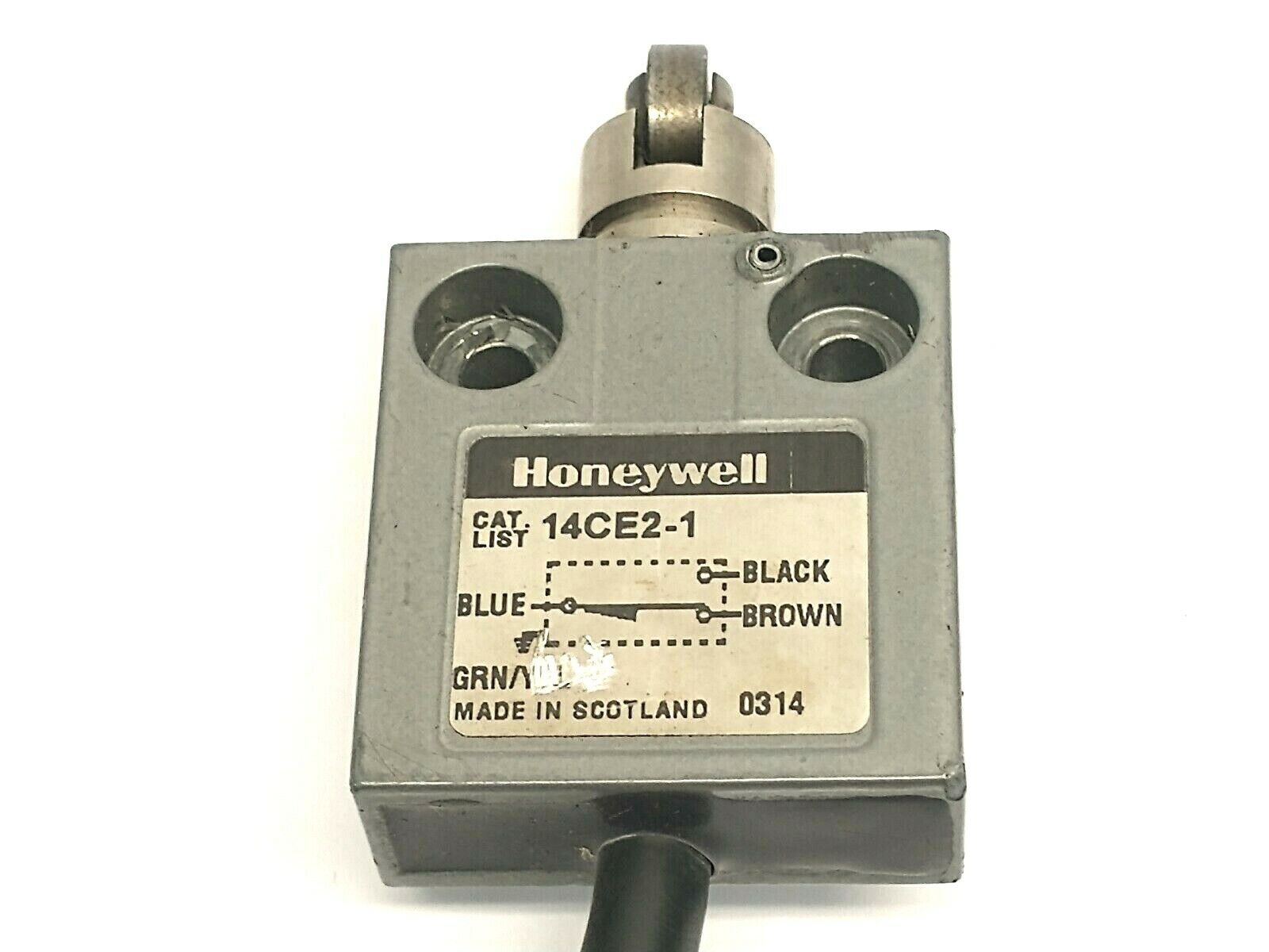 Honeywell 14CE2-1 Miniature Enclosed Limit Switch Top Roller Plunge 1NC/1NO SPDT - Maverick Industrial Sales