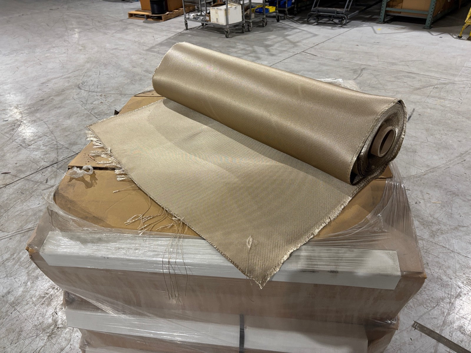 650-1401-000 | Auburn Manufacturing GLV5200-36-9383-25 Vextra Cloth, Fiberglass Cloth, Pallet - New Other - Maverick Industrial Sales