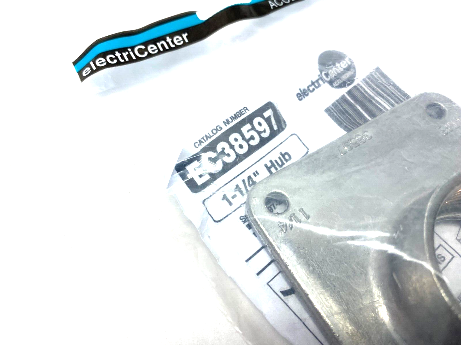 EC38597 | Siemens ElectriCenter Conduit Hub Cover 1-1/4" Aluminum - New - Maverick Industrial Sales