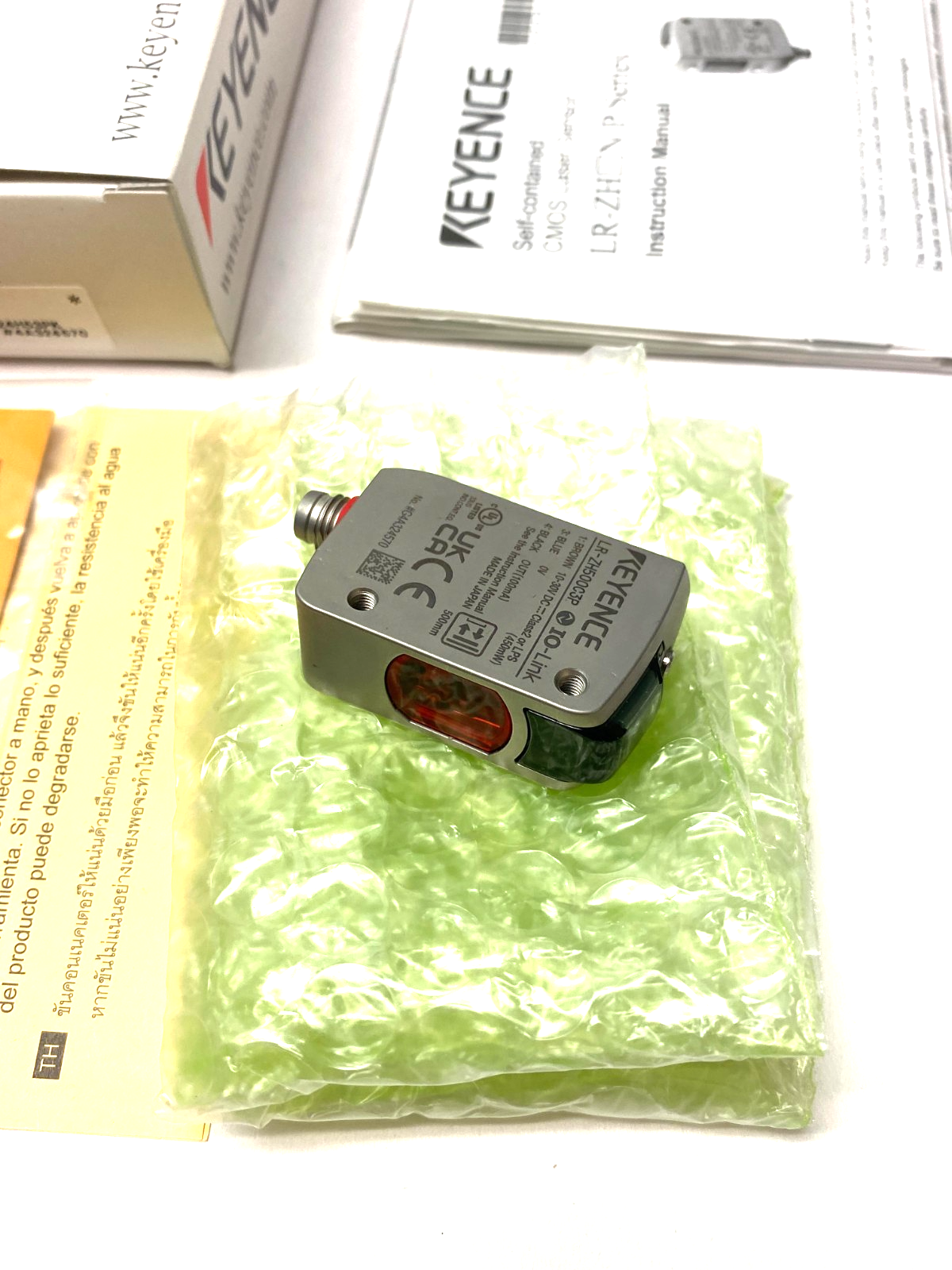 Keyence LR-ZH500C3P Self-Contained CMOS Laser Sensor M8 Connector Type 500mm - Maverick Industrial Sales