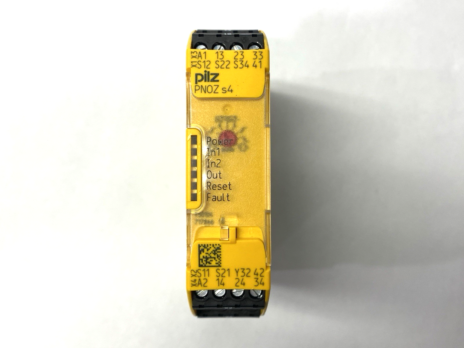 PNOZ s4 24VDC 3n/o 1n/c | Pilz Safety Relay 750104 DAMAGED DIN LATCH - Used - Maverick Industrial Sales