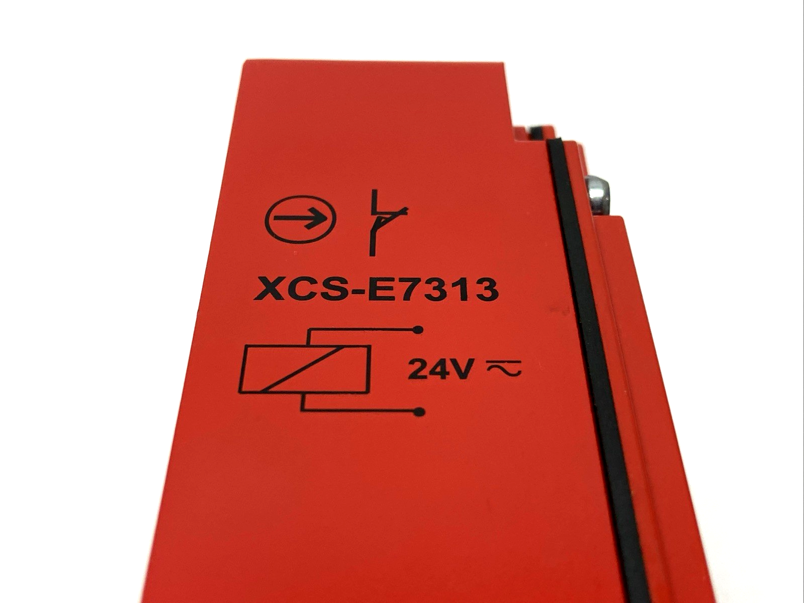 Telemecanique XCSE7313 Non-Locking Interlock Switch 2NC+1NO 10A NO KEY - Maverick Industrial Sales