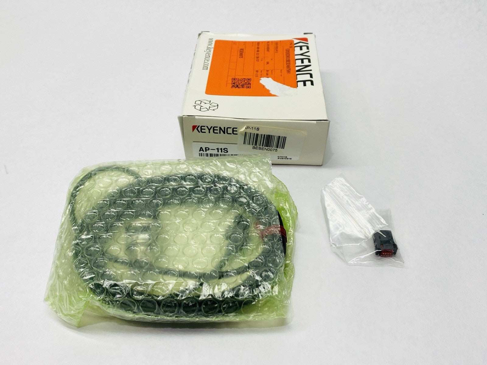 Keyence AP-11S Fluid Digital Pressure Sensor Head Negative Pressure -100kPa - Maverick Industrial Sales