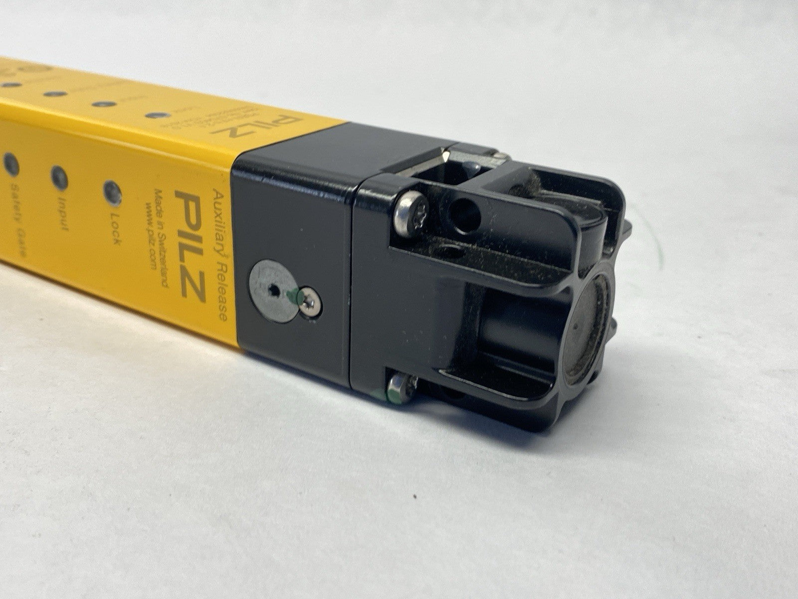 Pilz PSEN ml b 2.1 Safety Switch For PSENmlock 570403 - Maverick Industrial Sales
