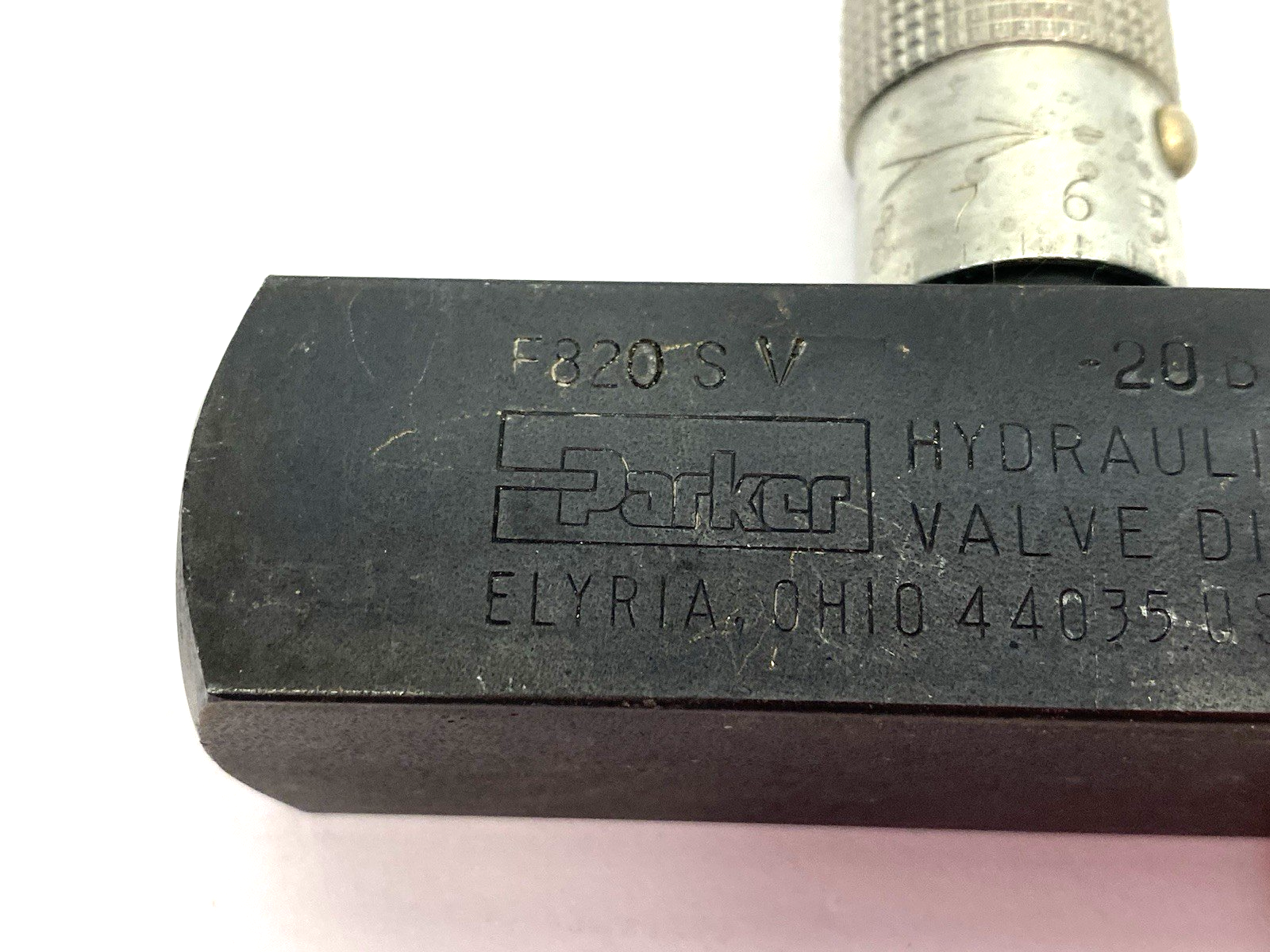 Parker F820S-V Colorflow In-line Flow Control Valve, Hydraulic 5000psi - Maverick Industrial Sales