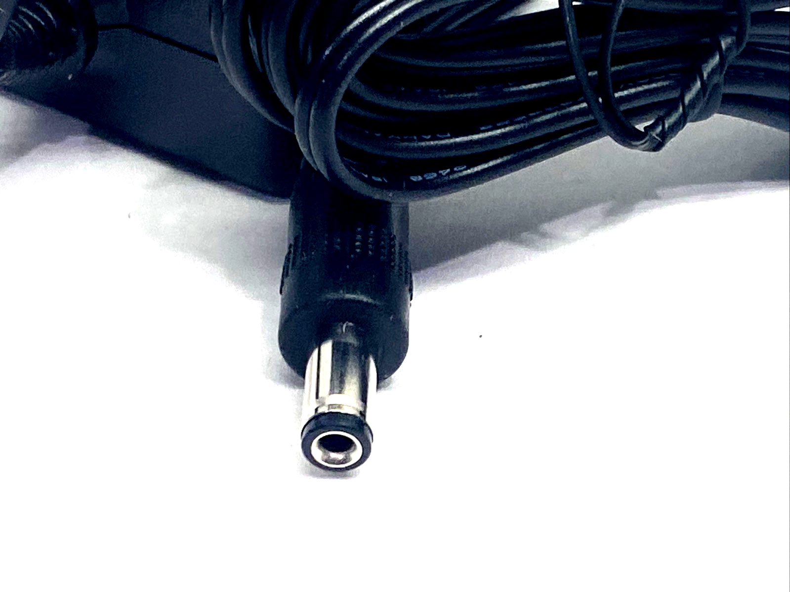 Triad Magnetics WSU090-2000 Power Supply Wall Plug, 100-240VAC 9VDC LOT OF 2 - Maverick Industrial Sales
