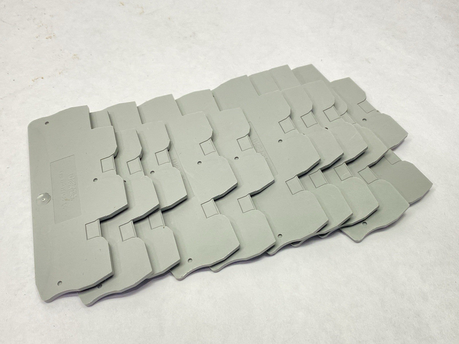 D-QTTCB 1,5,3205187 | Phoenix Contact D-QTTCB 1,5 End Cover Gray 3205187 LOT OF 10 - Used - Maverick Industrial Sales