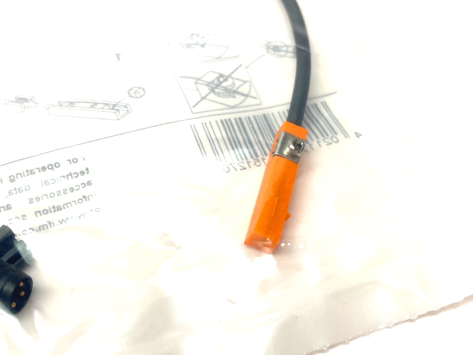 Ifm MK5101 T-Slot Cylinder Sensor PNP 10-30VDC MKT3028BBPKG/G/0,3M/ZH/AS - Maverick Industrial Sales