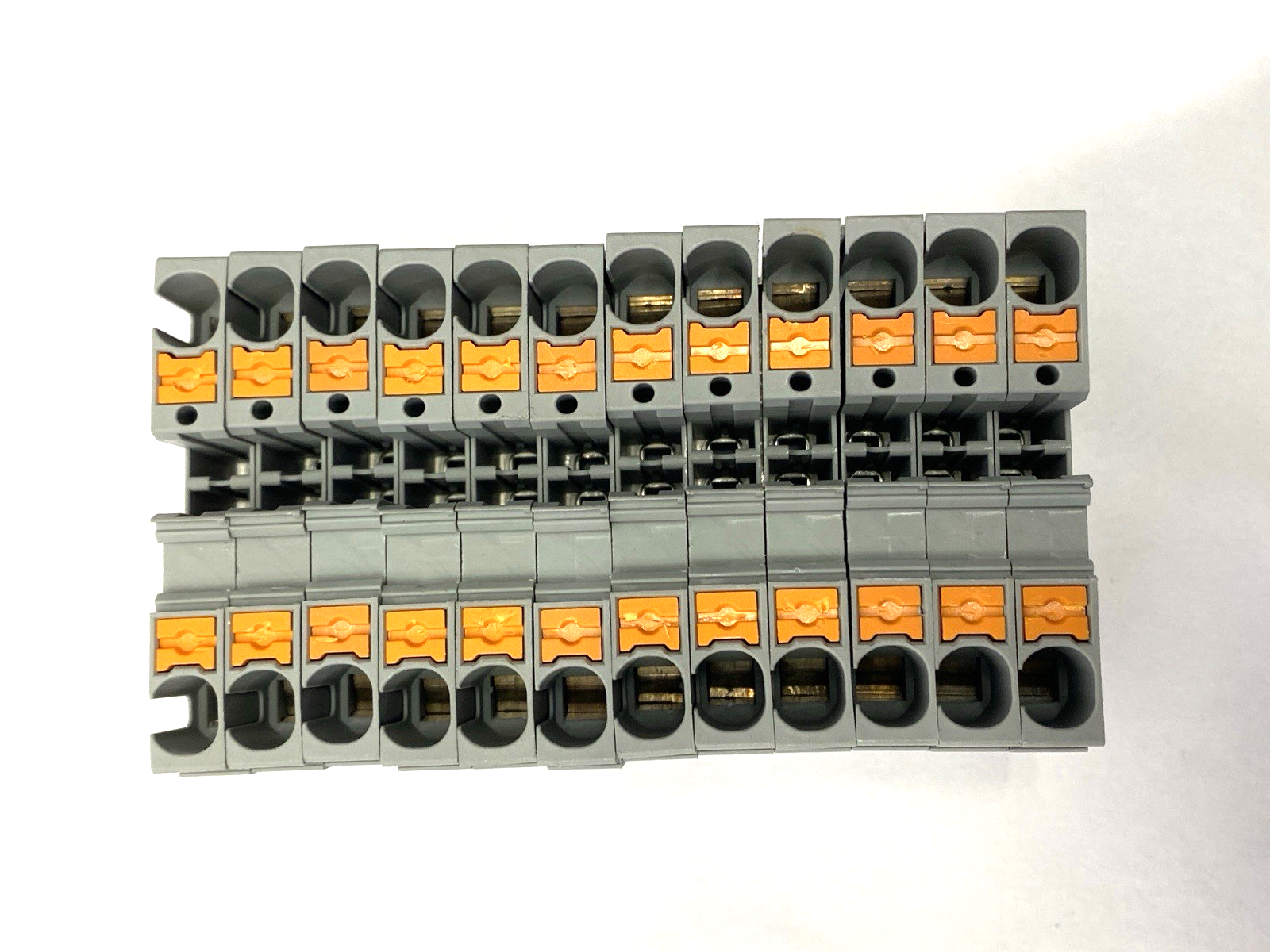 PT 6 | Phoenix Contact Feed-Through Terminal Block 3211813 LOT OF 12 - Used - Maverick Industrial Sales