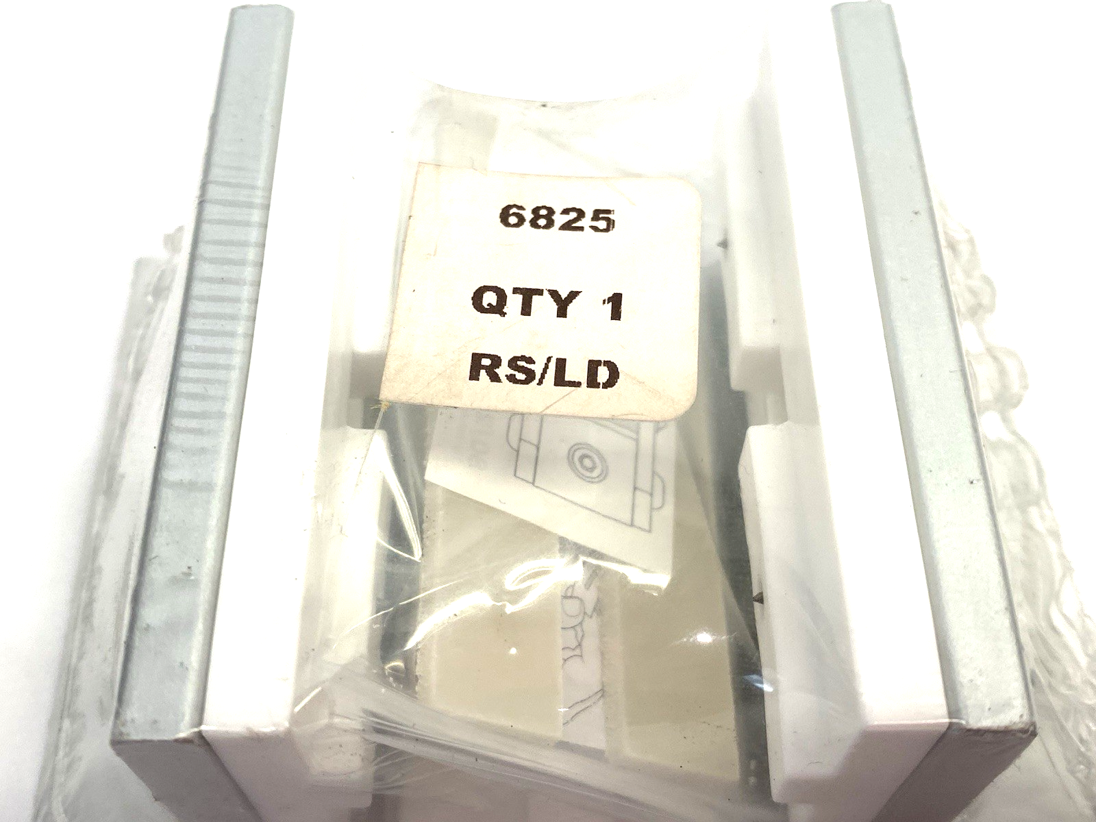 6825 | 80/20 Double-Flange Short Standard Linear Bearing 3-Slot, 15 Series - New - Maverick Industrial Sales