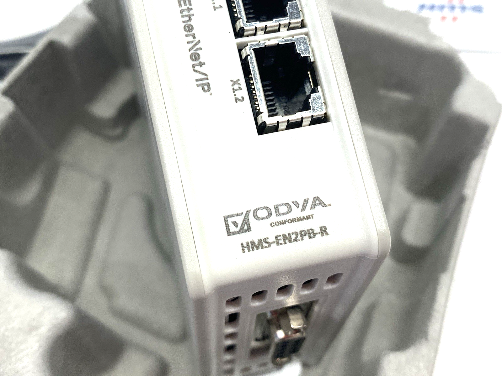 HMS-EN2PB-R | HMS Networks Anybus EtherNet/IP to PROFIBUS Linking Device Kit - New – Open box - Maverick Industrial Sales