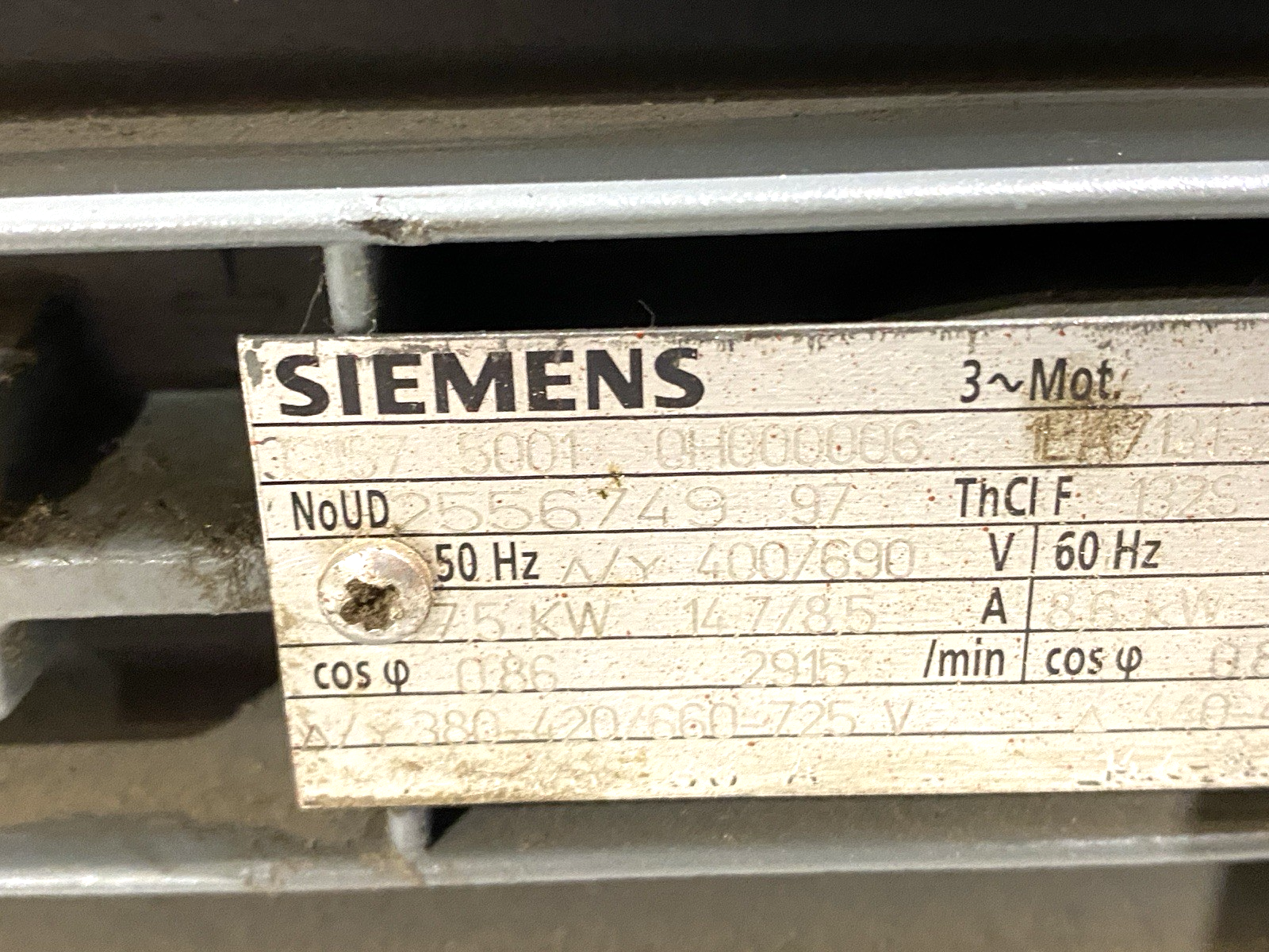 Siemens 1LA7131-2AA60 Squirrel-Cage Motor 3-Phase 2-Pole 460V SHELFWARE - Maverick Industrial Sales