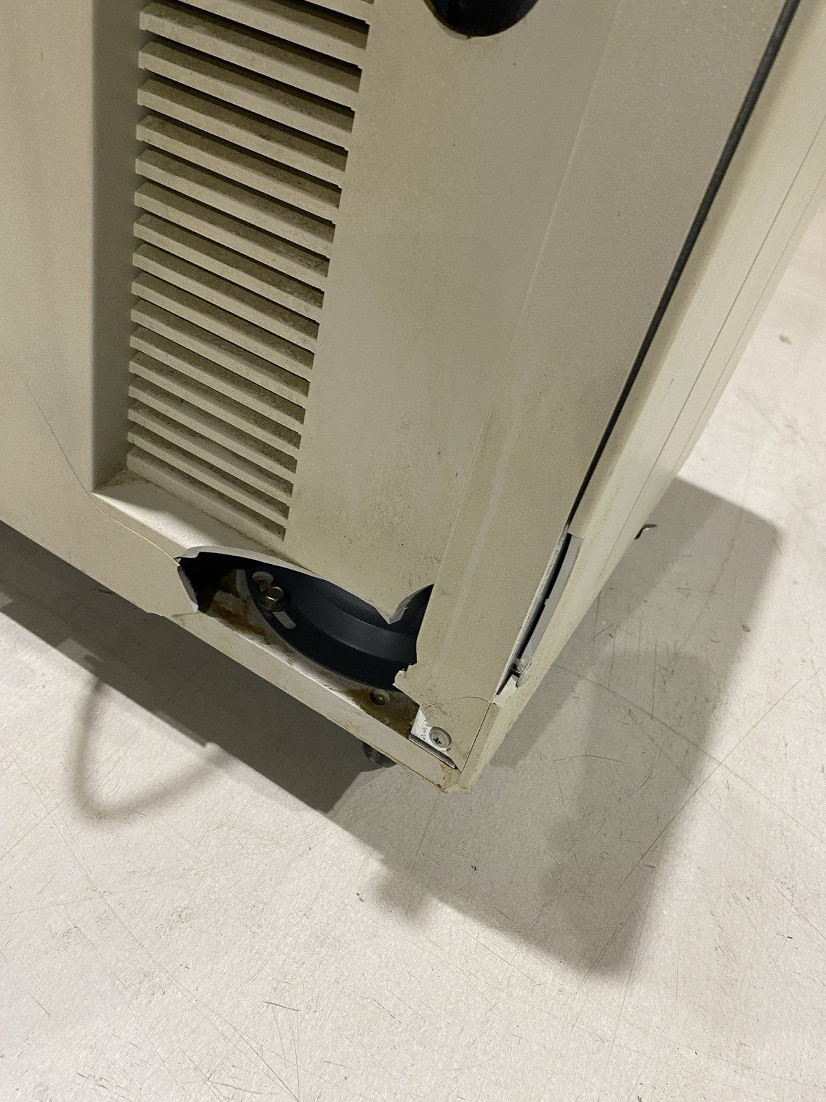 CTI Cryogenics 8135901G001 Broken Casing 3Ph 9600 Series Compressor 380-460V - Maverick Industrial Sales