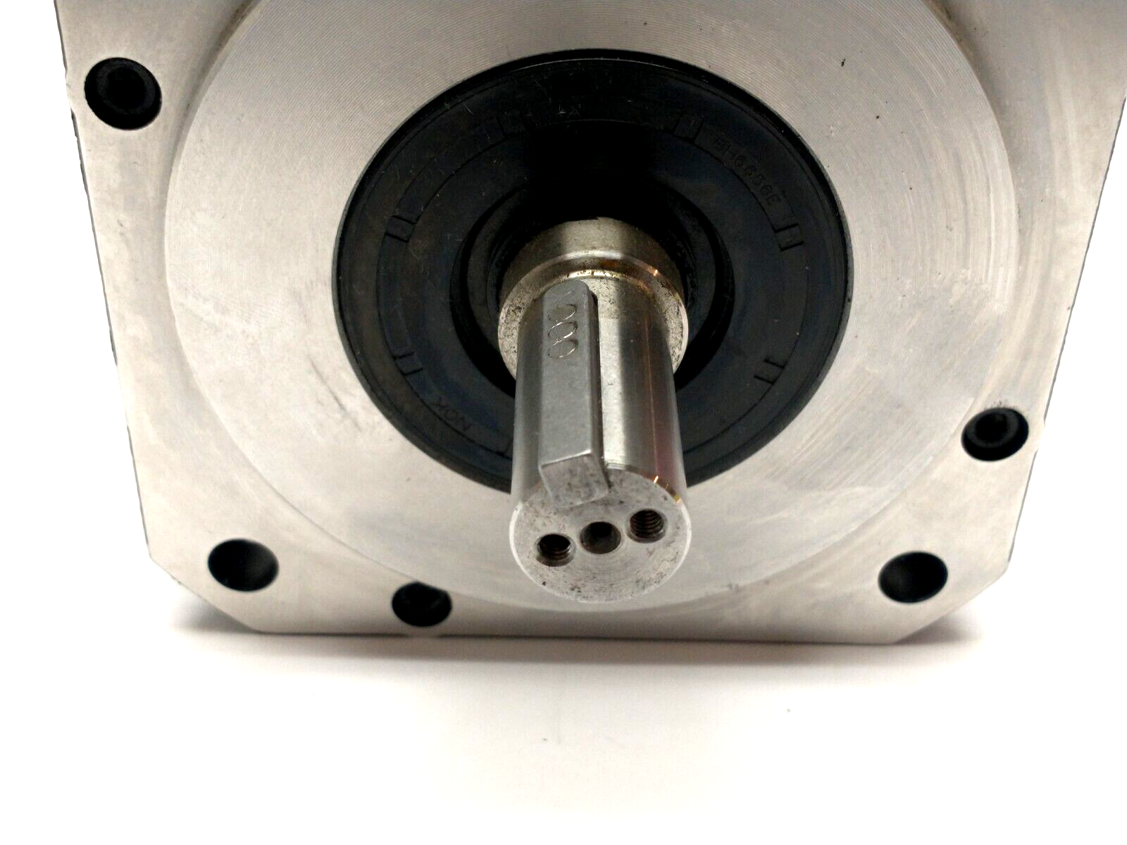 Fanuc A06B-0235-B200#0100 AiS 8/4000 AC Servo Motor 3PH 2.5kW 200-240V C07YW2158 - Maverick Industrial Sales