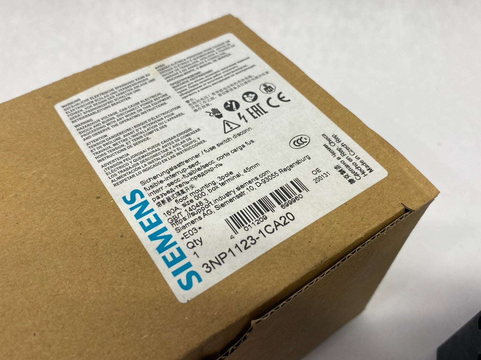 Siemens 3NP1123-1CA20 SENTRON Fusible Disconnect Swtich 3-Pole - Maverick Industrial Sales
