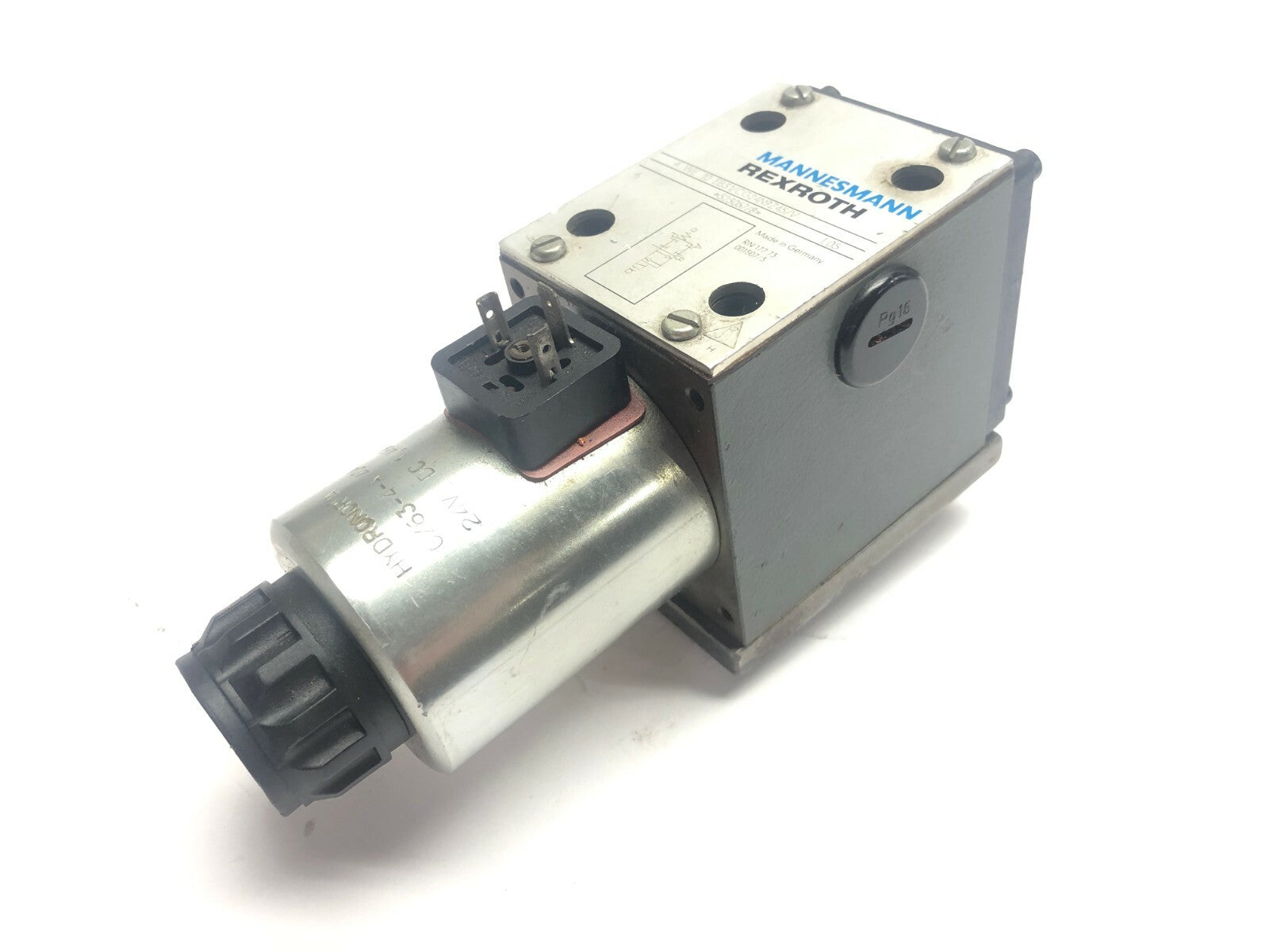 Mannesmann Rexroth 4 WE 10 EB31/CG24N9Z45/V Control Valve - Maverick Industrial Sales