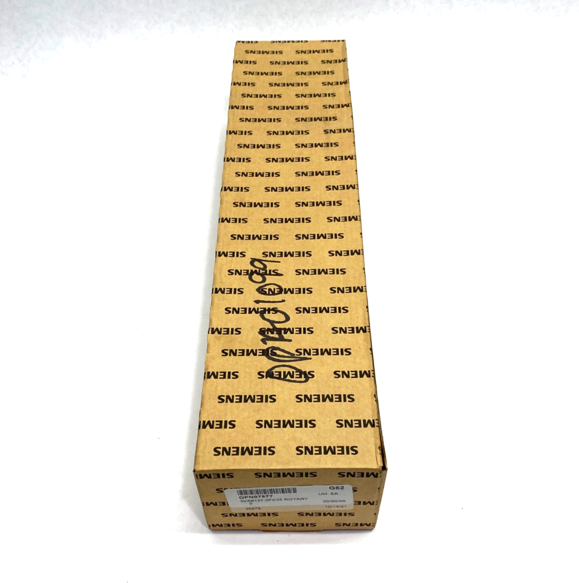 Siemens 3VA9137-0FK35 Door-Mounted Rotary Emergency Off Operator - Maverick Industrial Sales