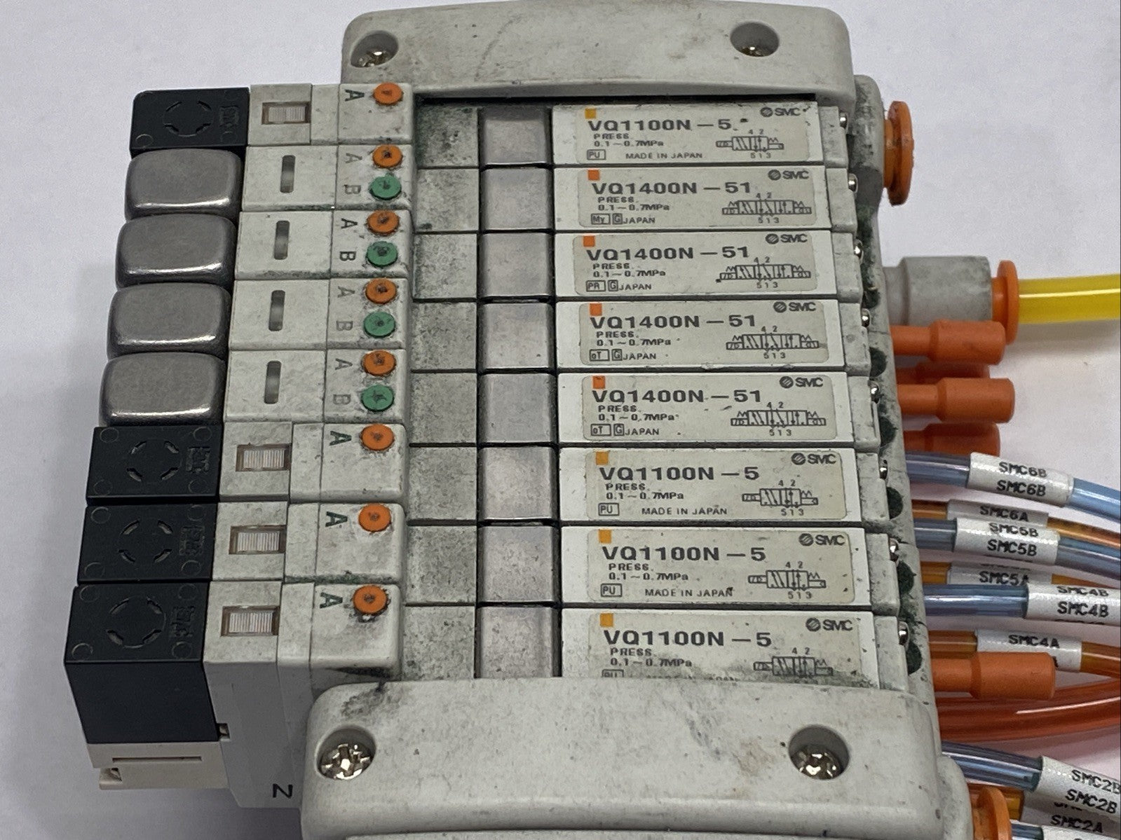 SMC VV5QC11-08N7FD2 Pneumatic Manifold 8-Station w/ 4x VQ1100N-5 4x VQ1400N-51 - Maverick Industrial Sales