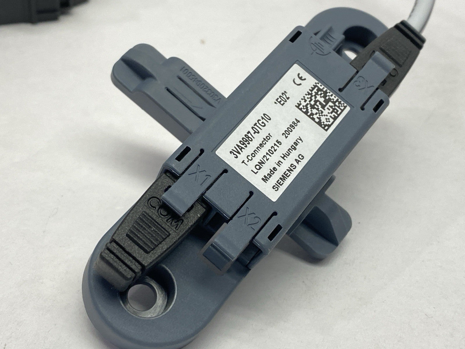 Siemens 3VA9177-0TB10 Communication Module w/ 3VA9987-0TG10 T-Connector - Maverick Industrial Sales