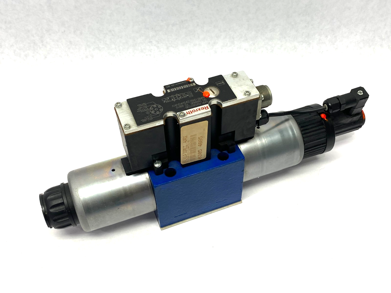 Bosch Rexroth R900927235 Proportion. Directional Valve 4WREE10V50-2X/G24K31/A1V - Maverick Industrial Sales